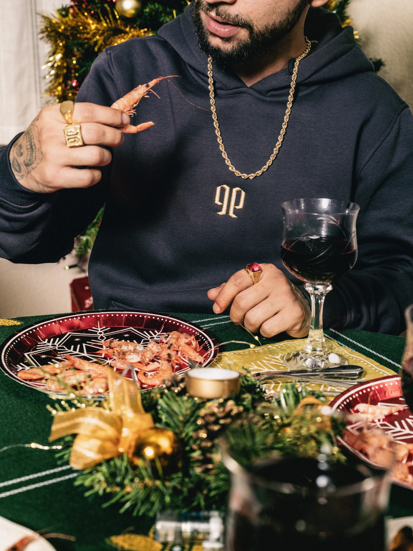 SUDADERA GLDN FACES VOL. 02